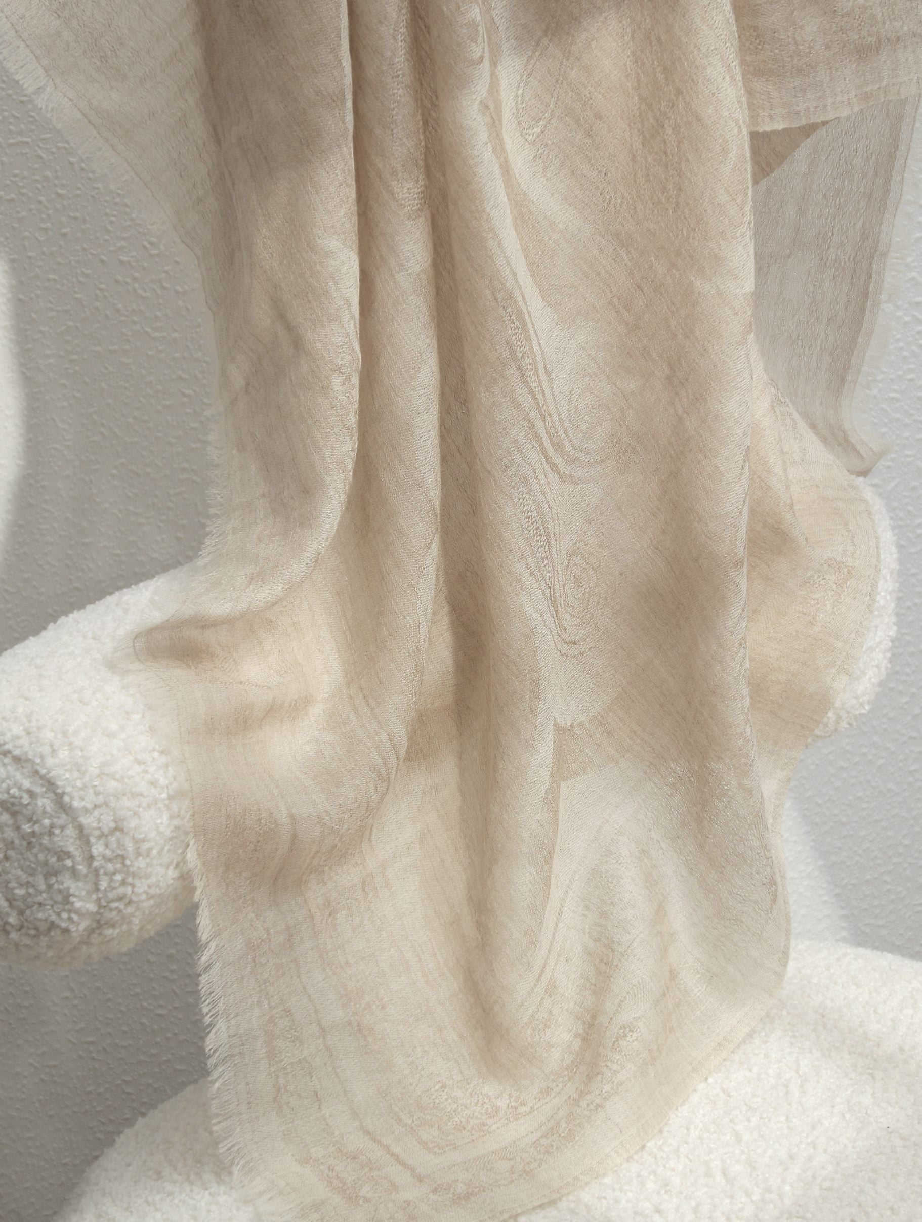 100%cashmere white scarf
