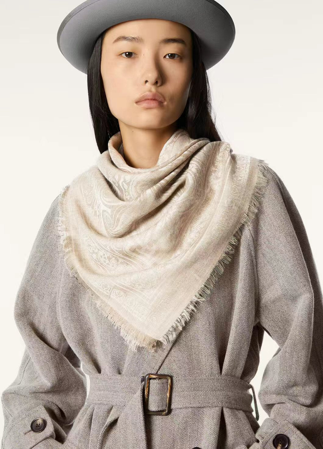 100%cashmere white scarf